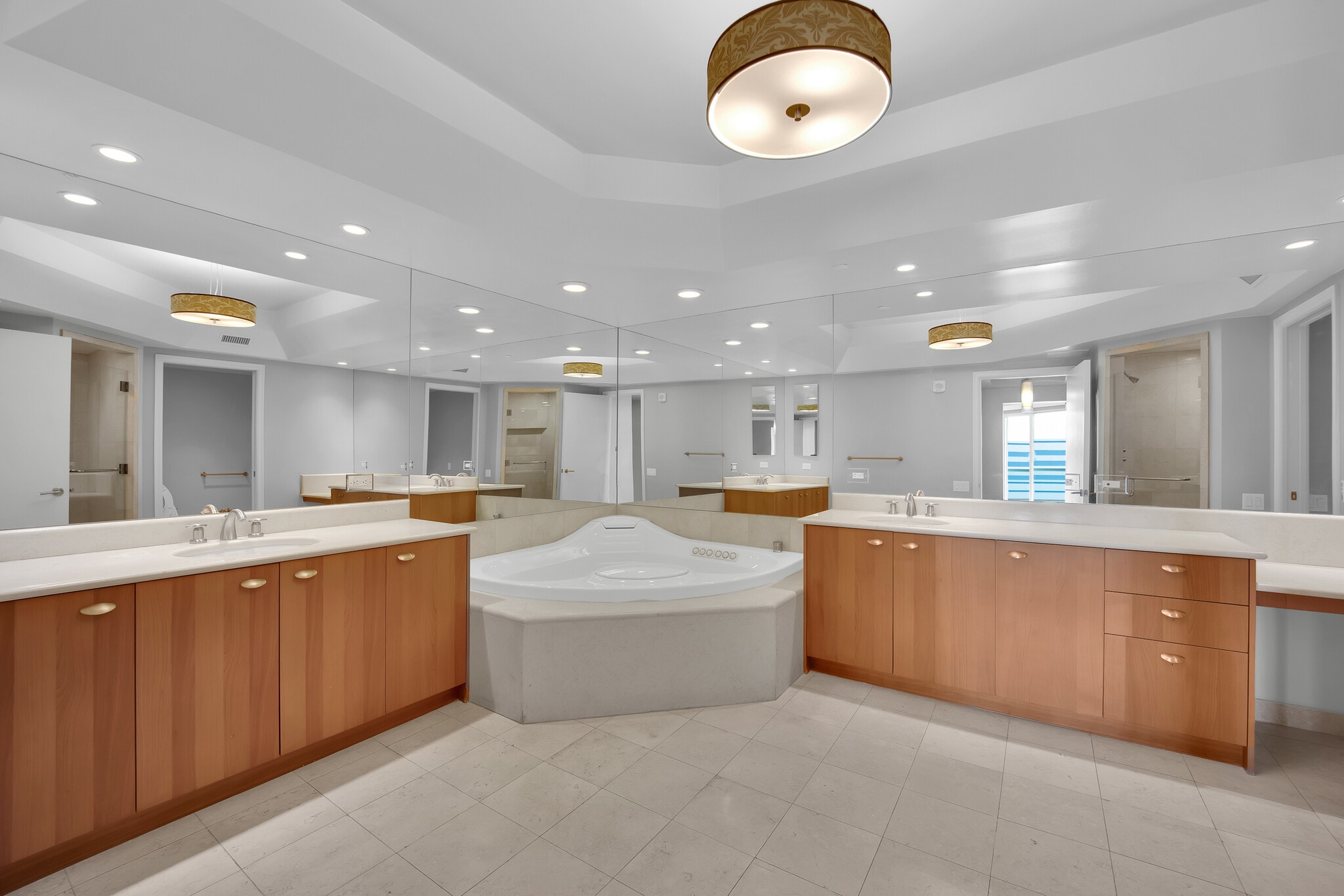 Building Photo - 2777 Paradise Rd