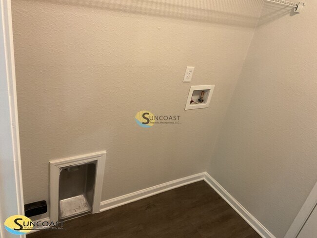 Building Photo - 7323 Richardson Rd