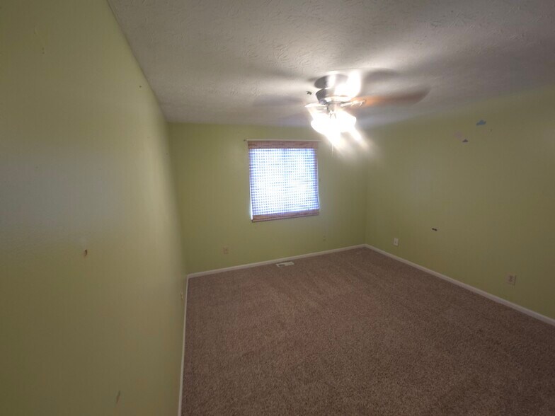 Bedroom 2 - 7618 Thames Ct