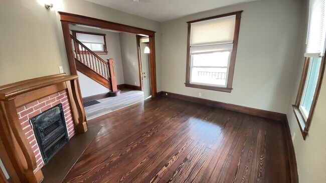 Building Photo - 669 Franklin St