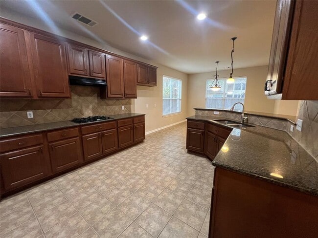 Building Photo - 9325 Bavaria Ln