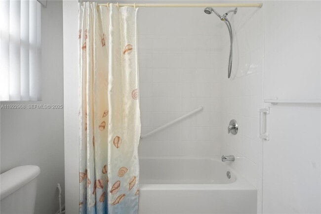 Building Photo - 5610 SW 43rd St