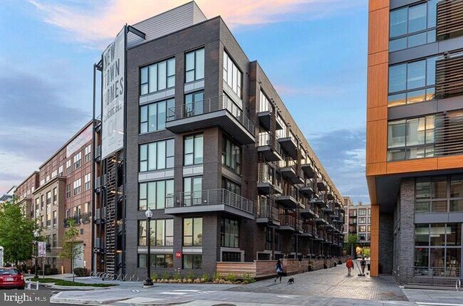 Building Photo - 1500 Harry Thomas Way NE