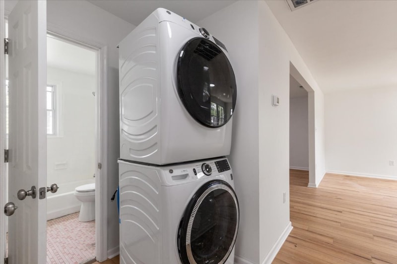 Building Photo - 1806 Sussex St