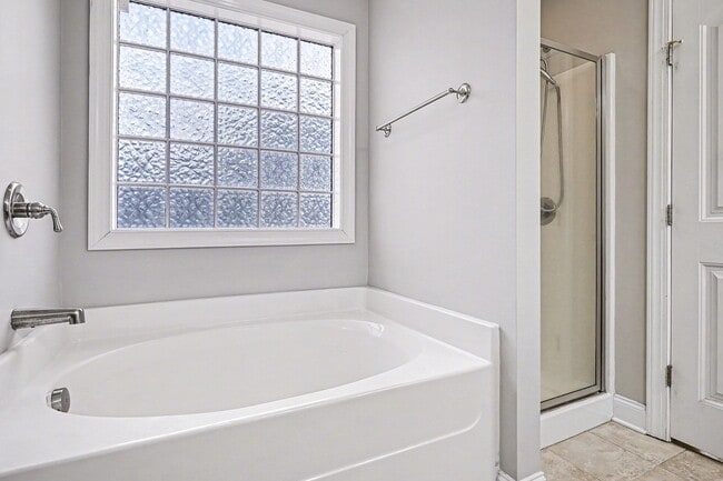 Building Photo - 201 Phillips Ridge Ln