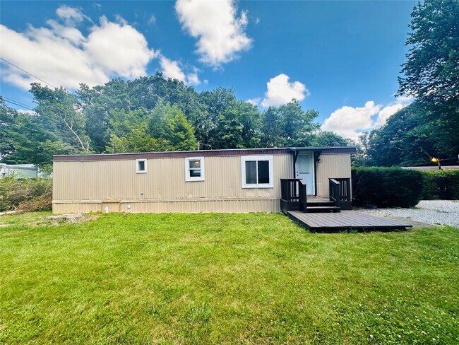 Primary Photo - 3 Ford Ln