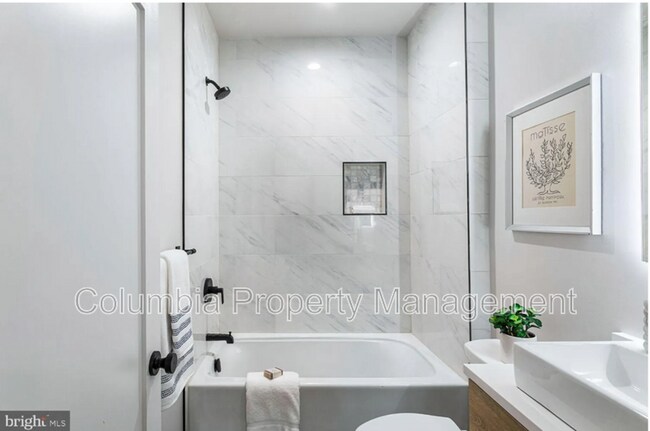 Building Photo - 616 Quebec Pl NW