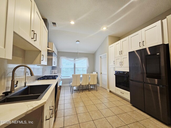 Building Photo - 5891 Green Pond Dr