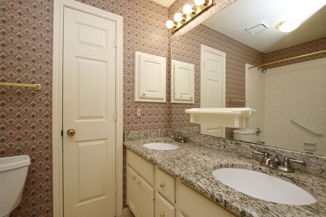 Building Photo - 13618 Shadow Falls Ct