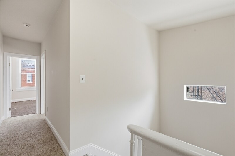 Building Photo - 910 N Arlington Ave