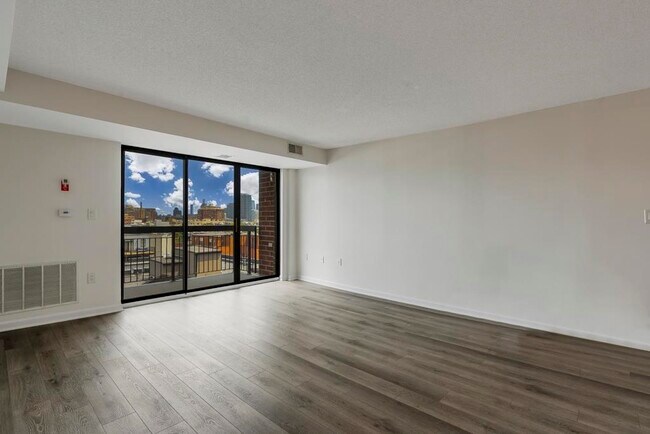 Building Photo - 759 2nd St