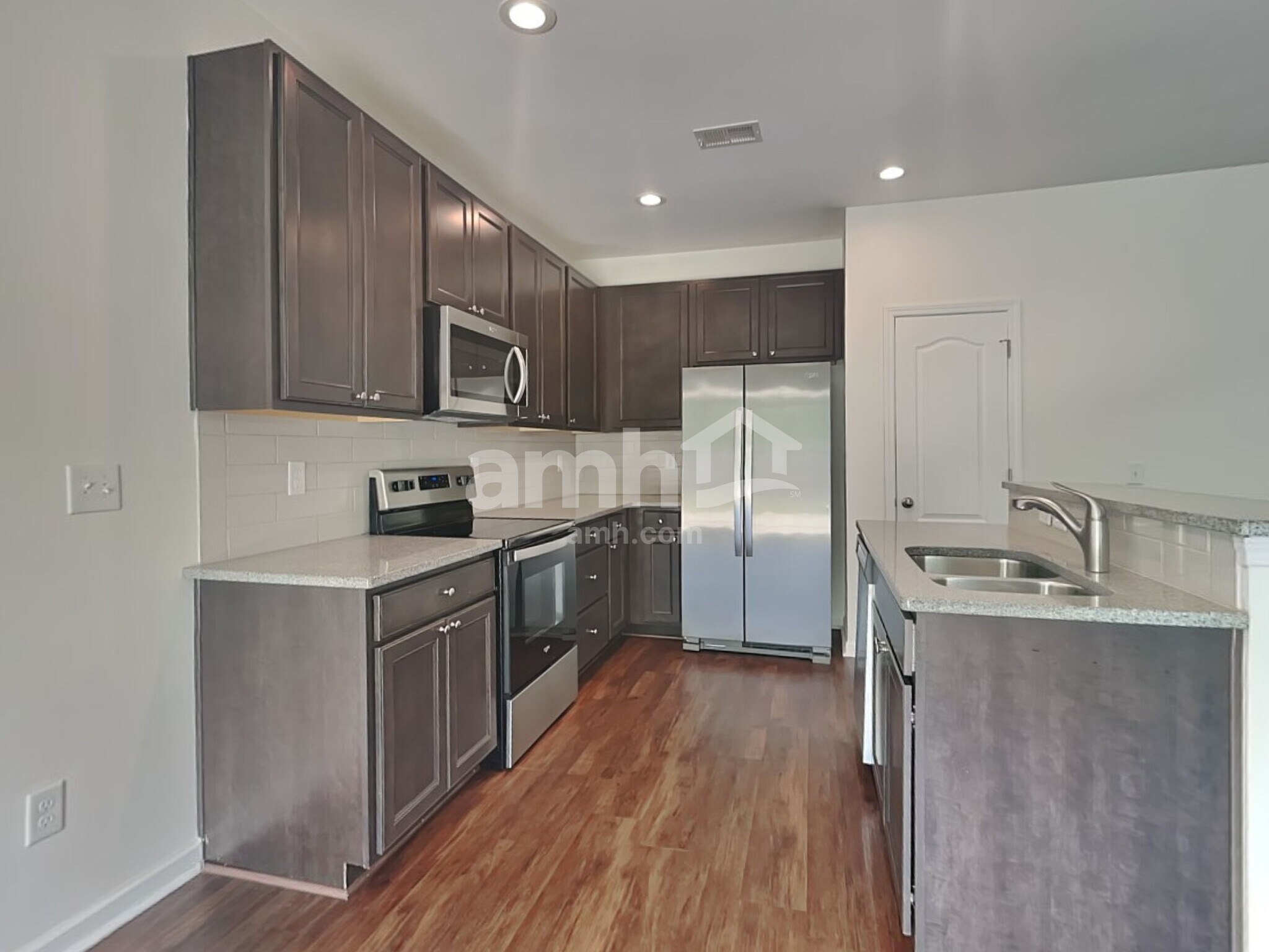Building Photo - 137 Caledonia Dr