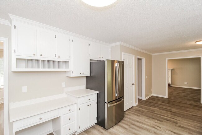 Building Photo - 5902 Bridgemont Pl