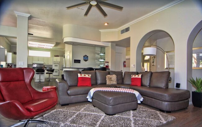 Family Room - 2312 Glenbrook Way