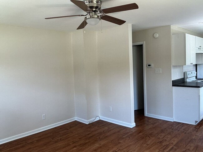 Building Photo - 605 Granite St