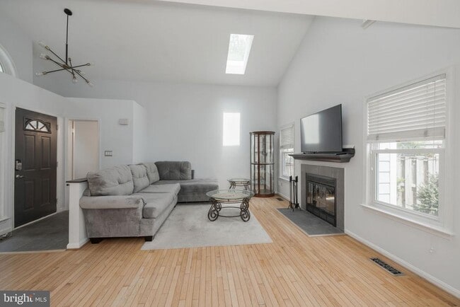 Building Photo - 6015 Good Lion Ct