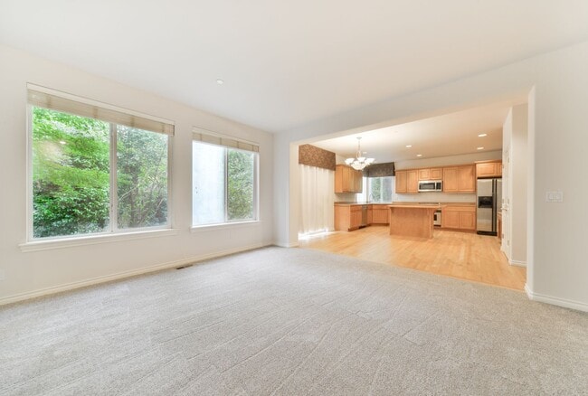 Building Photo - Nice 5 Bed / 2.5 bath house for rent in Kenmore.