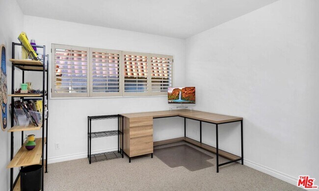 Building Photo - 5845 Doverwood Dr