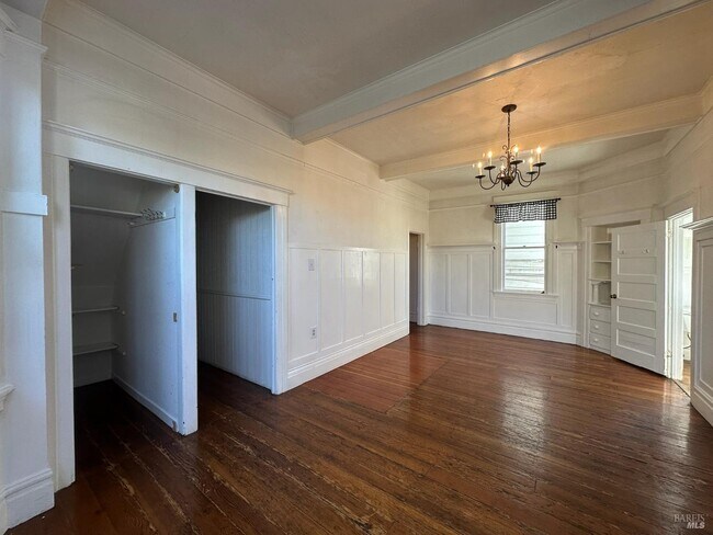 Building Photo - 519 Virginia St