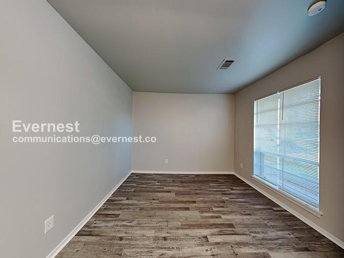 Building Photo - 5242 Grace Point Ln