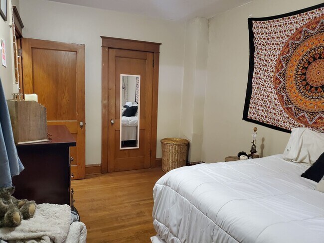 Building Photo - Beautiful 2-Bedroom Home in Lancaster!