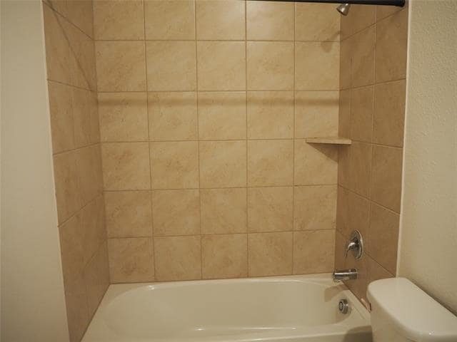 Building Photo - 2407 Klamath Dr