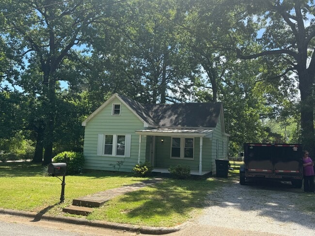 Building Photo - 203 Seymore Ave