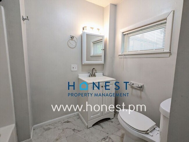 Building Photo - 110 Silver St