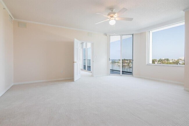 Building Photo - 1 Seaside Ln