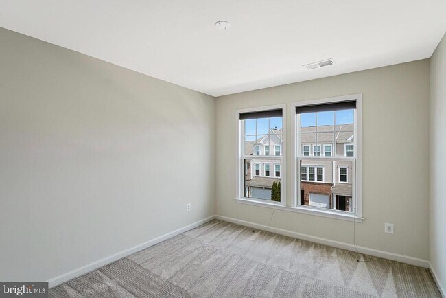 Building Photo - 41835 Diabase Square