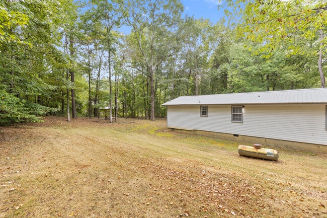 Building Photo - 324 Forest Rd