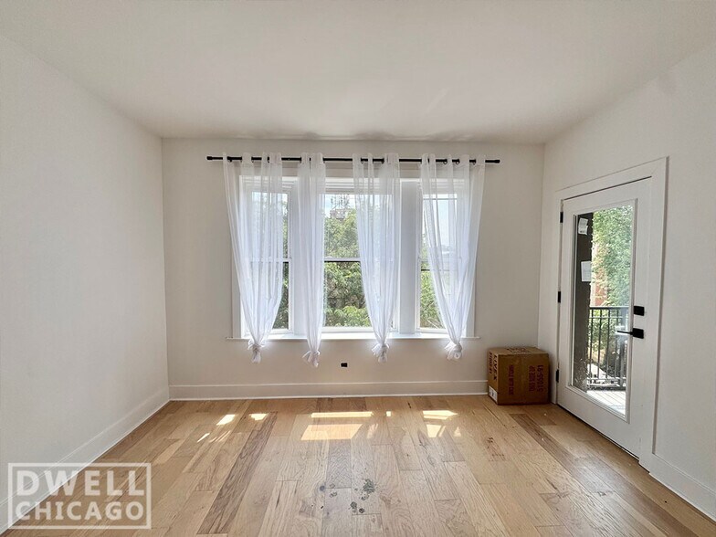 Building Photo - 3606 N Pine Grove Ave