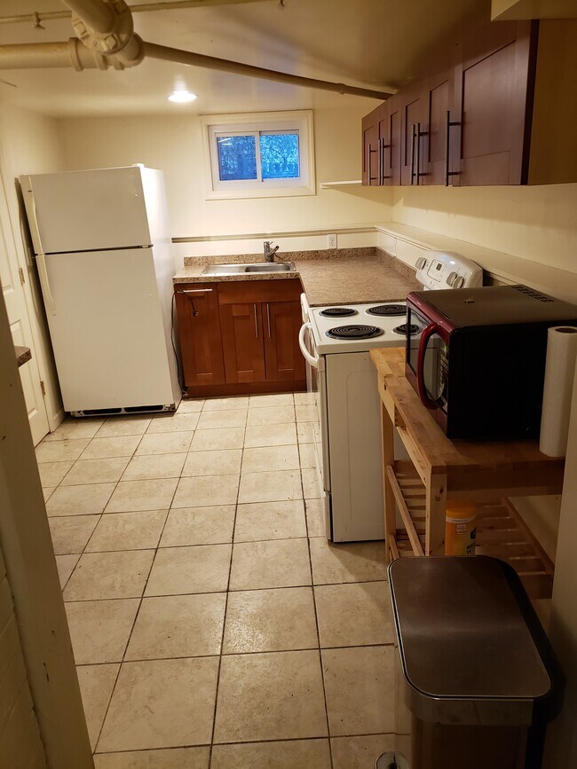 Primary Photo - 81 Christopher St