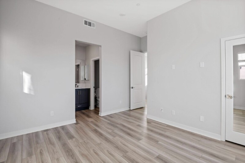 Building Photo - 45 Stetson St