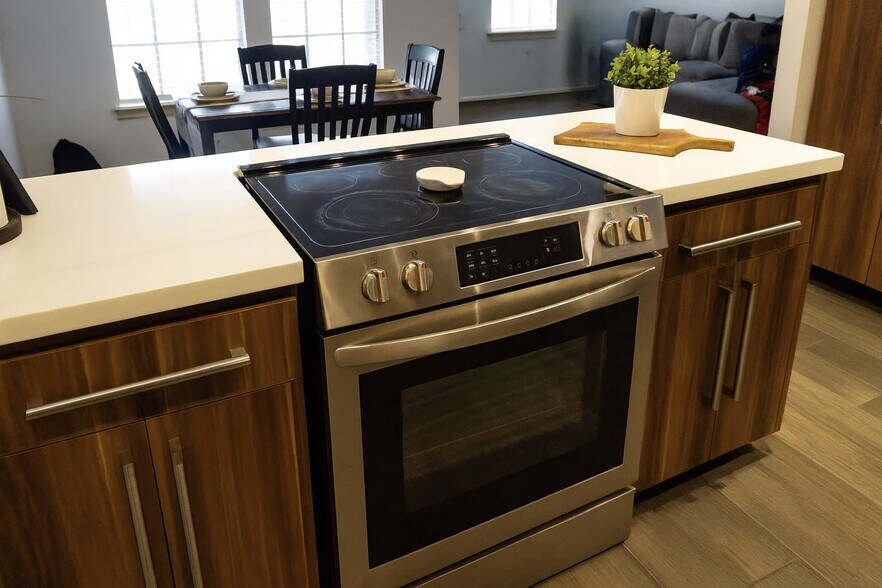 Building Photo - 3108 Highland Park Ave