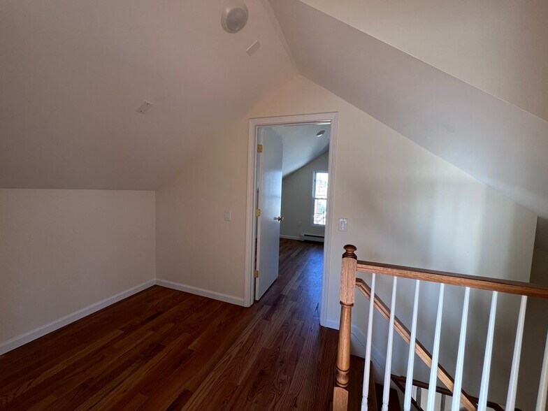 Building Photo - 409 41st St