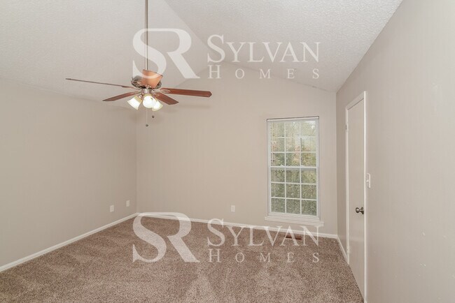 Building Photo - Luxury, Location, and Convenience, it is all HERE!