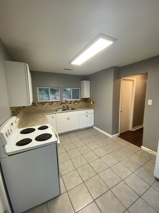 Building Photo - Coming soon to Fountain City!!