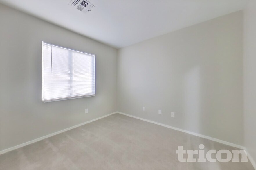 Building Photo - 12510 W Scotts Dr