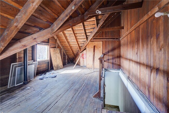 Building Photo - 459 Parsells Ave