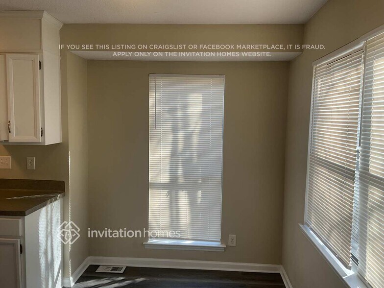 Building Photo - 320 Wilby Dr