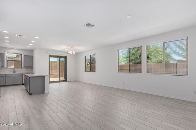Building Photo - 14436 W Sand Hills Rd