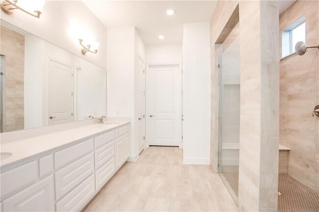 Building Photo - 505 Affazia Ln