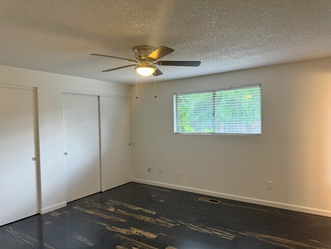 Building Photo - 2460 Brookside Way