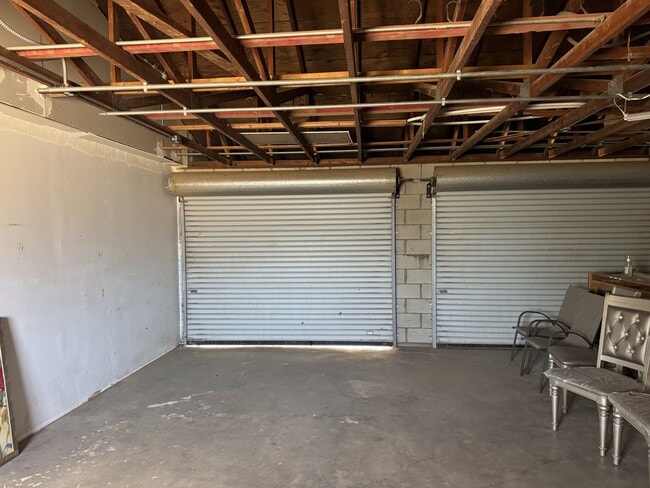 Building Photo - 14738 Poplar St