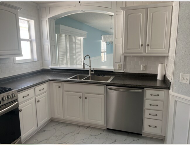 Building Photo - 8459 SE 177th Roleson Ln