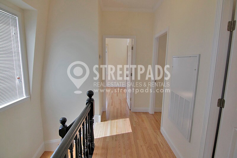 Building Photo - 15 Langdon St