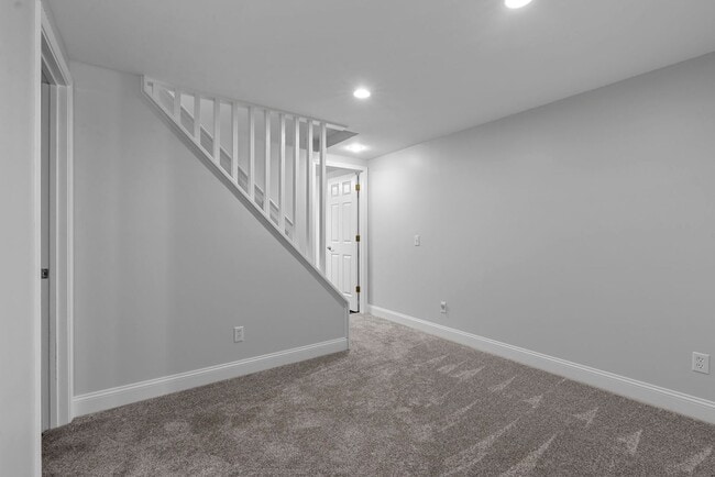 Building Photo - Luxury Remodeled 3Bed/2Bath w/ Finished Ba...