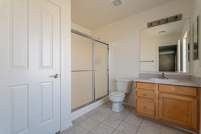 Building Photo - Home in Chandler for rent