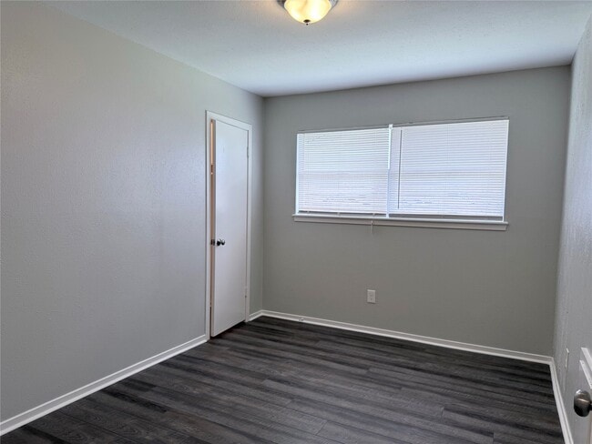 Building Photo - 7301 Cardinal Cir